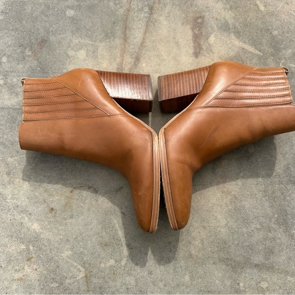 Marc Fisher Alva Pointy Toe Block Heeled Ankle Bootie Tan Leather Size 8.5 - Picture 8 of 13
